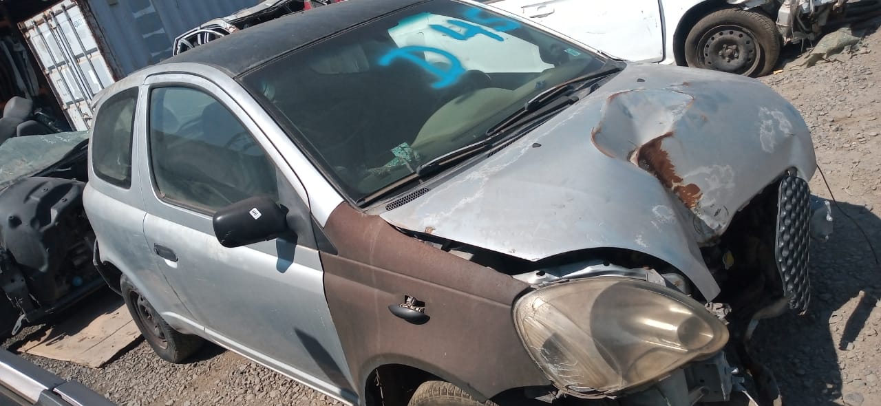  Toyota YARIS  USADO